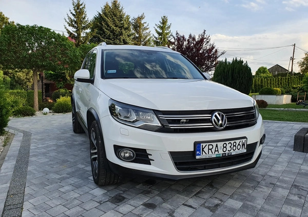 Volkswagen Tiguan cena 56500 przebieg: 200000, rok produkcji 2012 z Maków Podhalański małe 137